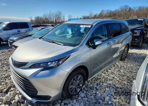2024 Toyota Sienna Le z USA, uszkodzony, nr VIN 5TDKSKFC5RS120810